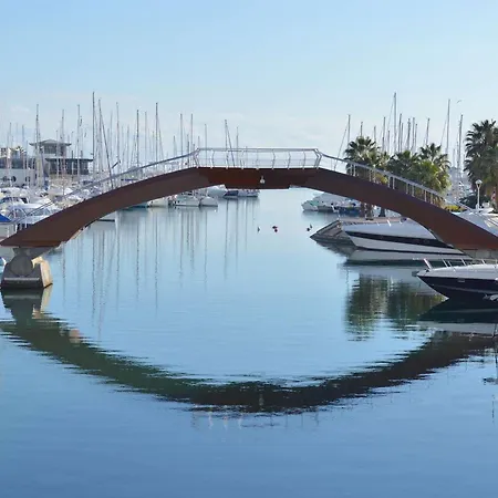 Calme Avec Piscine, Parking Prive, Et Acces Proche A La - 4 Couchages - Fr-1-226a-125 * Fréjus